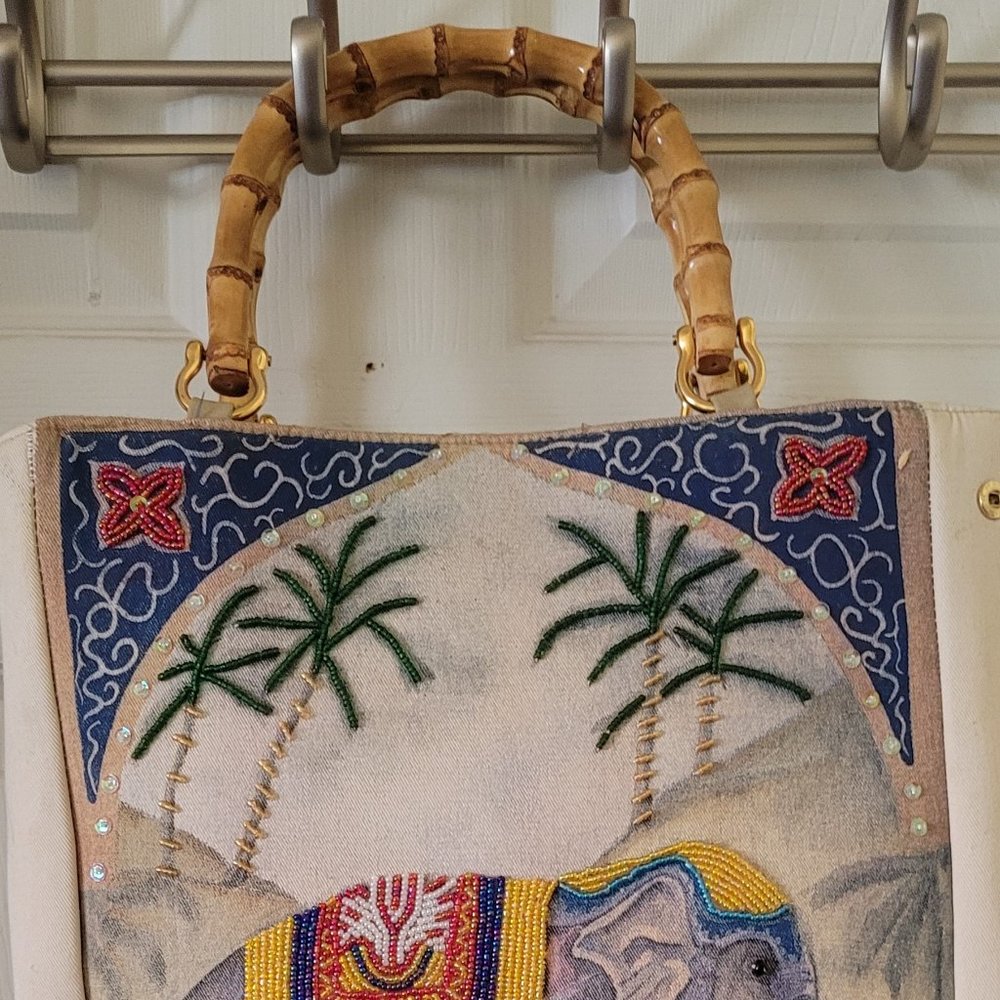 Beaded  tote - Picture 2 of 11